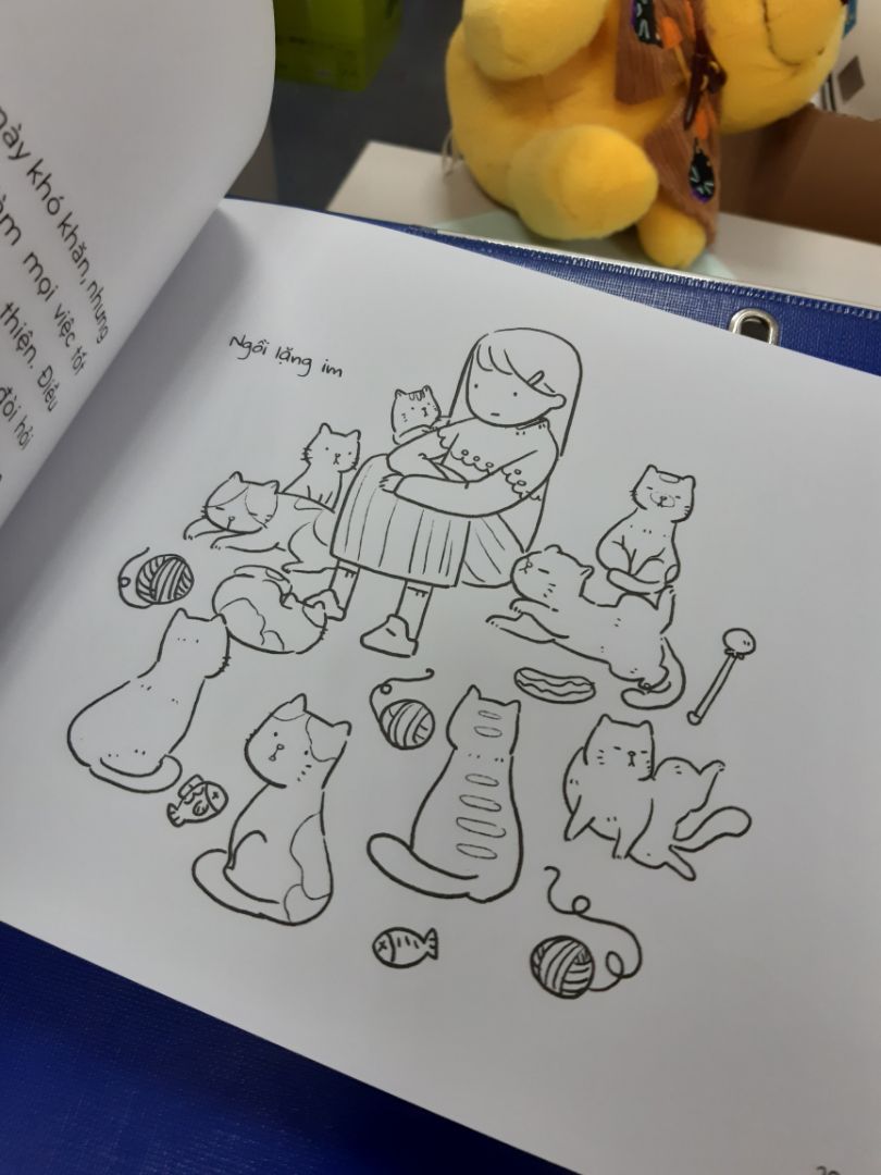 Hình vẽ dễ thương, có thể hoàn thành trong 20 đến 30 phút... rất phù hợp với những bạn cần thư giãn bằng bút màu. 
thời gian giao hàng siêu nhanh. bìa có hơi bụi xíu nhưng vẫn chấp nhận được, ruột sách sạch đẹp và giấy dày, phù hợp với nhiều loại màu nhé.