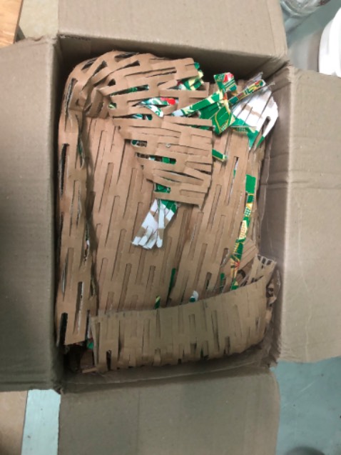 Shop gói hàng khá kĩ càng, nhưng chắc do bên vận chuyển nên hàng bị vỡ mất 1 hộp :(((