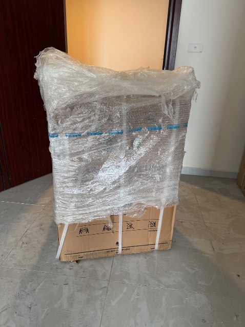 Bao bì rách nát, nv giao hàng không hỗ trợ vận chuyển đến căn hộ. Chưa mở hộp nên không biết hàng conf nguyên vẹn hay không! Nói chung là đơn vị vận chuyển không chuyên nghiệp!