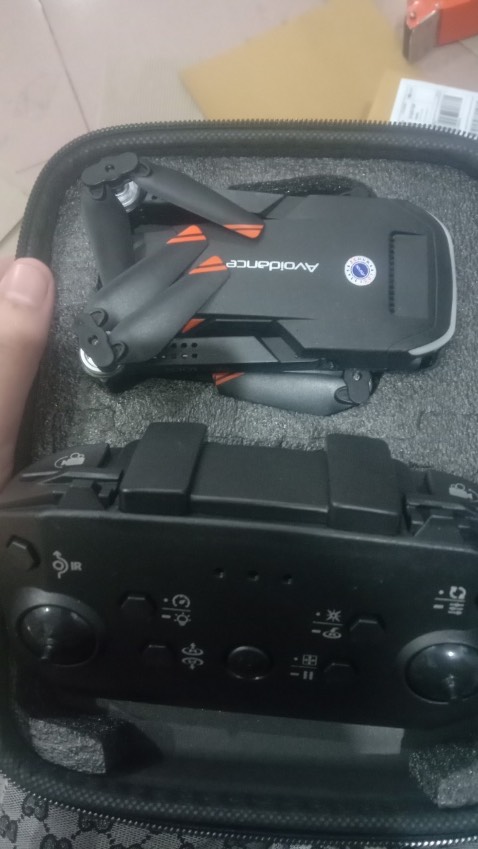 Sản phẩm tốt nên mua. Bay ổn định dễ bay động cơ mạnh so với các dòng trong tầm giá. Có cảm biến va chạm nên bay rất ổn không sợ va chạm. Shop đóng gói cẩn thận. Nên mua nha mn