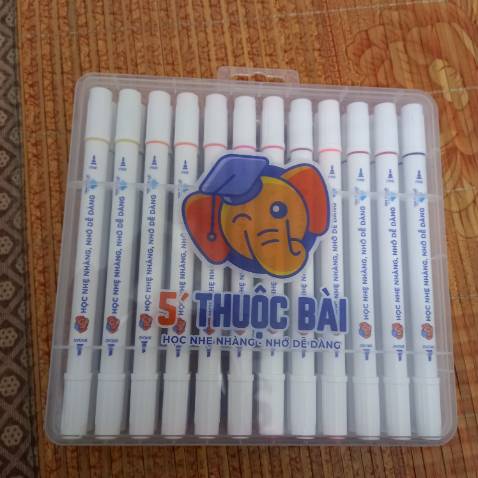 Giao hàng nhanh,lên màu tốt,mực hơi lem,có mùi cồn,khi tô thì mực bị in sang mạt sau