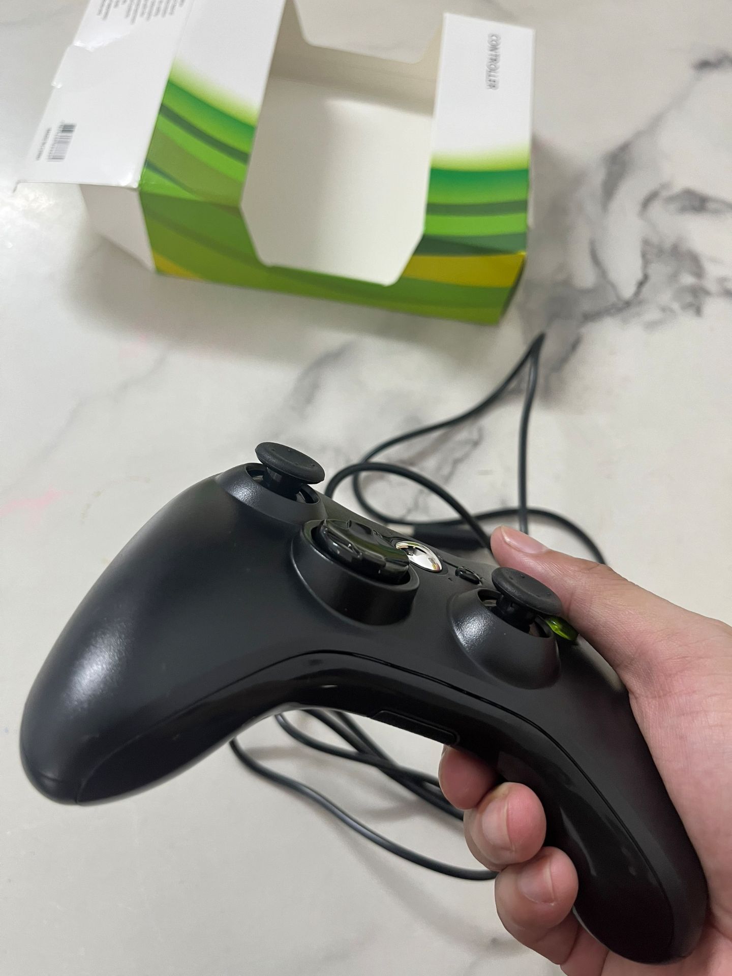 tay cầm chắc chắn, cầm rất đầm tay.
mình thích thiết kế nút bấm và con quay ntn hơn là con tay cầm ps4.
hàng rung khí thế khi đá Fifa, đúng như quảng cáo, cho 10sao tay cầm chắc chắn, cầm rất đầm tay.
mình thích thiết kế nút bấm và con quay ntn hơn là con tay cầm ps4.
hàng rung khí thế khi đá Fifa, đúng như quảng cáo, cho 10sao