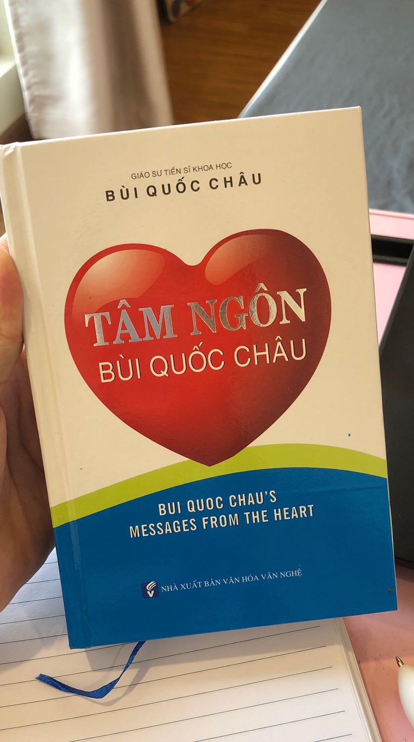 Sách giao nhanh, bìa sách bị sước và bẩn nhưng có thể bỏ không dùng tới cũng không sao.
Sách là nhưng câu tâm ngôn hay cần đọc và thẩm thấu