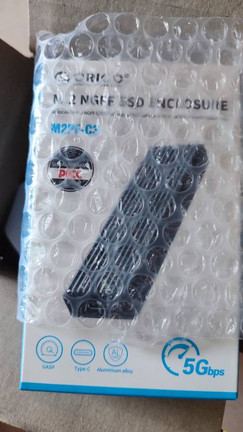 Hộp ổ cứng M.2 SSD  nhận về gắn dĩa vào nhận ngay . Máy chạy Windows 11 .