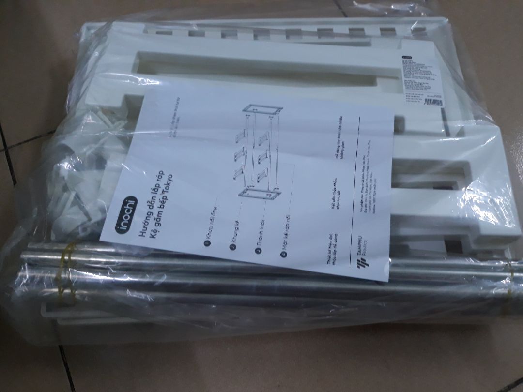 giao hàng đúng lịch, đóng thùng cẩn thận, bọc nylon từng phần, khá dễ lắp ráp, bé 6 tuổi nhà mình lắp phụ được, kệ chắc chắn, bé ngồi lên được, để dài ngắn tùy nhu cầu, đáng mua, bên cạnh đứng mẫu ghi TTP