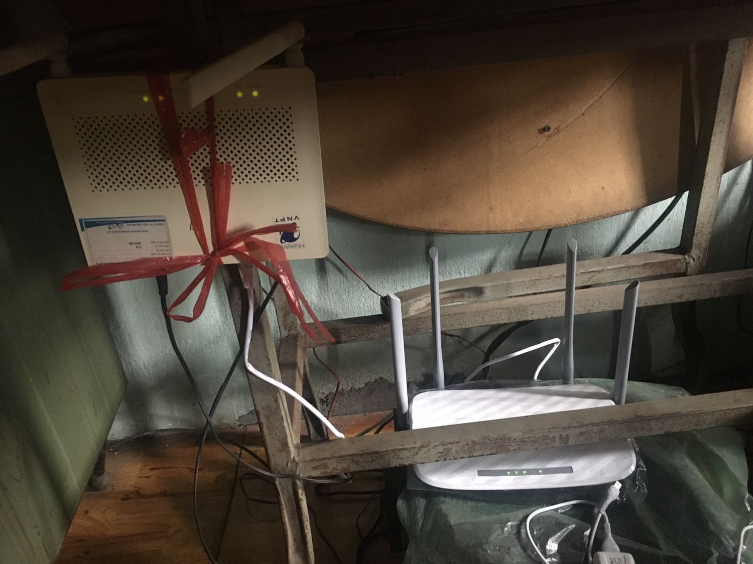 June.8.2021: 
mới lắp xong, mình *** trên speed*** thì đường 5G nhanh hơn 2 đường kia. nhà mình đang dùng gói 50mb cua vnpt. (2 duong kia la: 1 đường của router gốc vnpt cũ, 1 đường 2.4G của cái mới). June.8.2021: 
mới lắp xong, mình *** trên speed*** thì đường 5G nhanh hơn 2 đường kia. nhà mình đang dùng gói 50mb cua vnpt. (2 duong kia la: 1 đường của router gốc vnpt cũ, 1 đường 2.4G của cái mới).