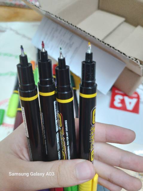 Lỗi mất 4 màu >:((( mốc hết đầu bút?