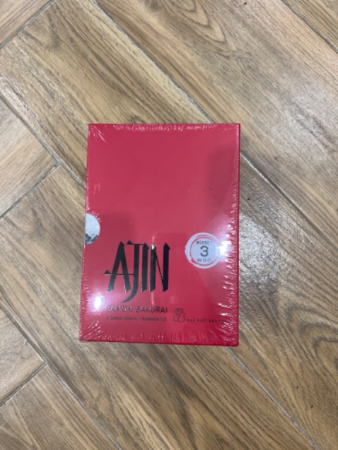 Vẫn là Tiki, vẫn chống sốc bằng cát tông 1 mặt duy nhất cho đơn nhiều cuốn có cả boxset; bất ngờ là ko cuốn nào df 🤣
Mua đợt thăng cấp tv tặng mã + đổi astra + chiết khấu giá rất tốt