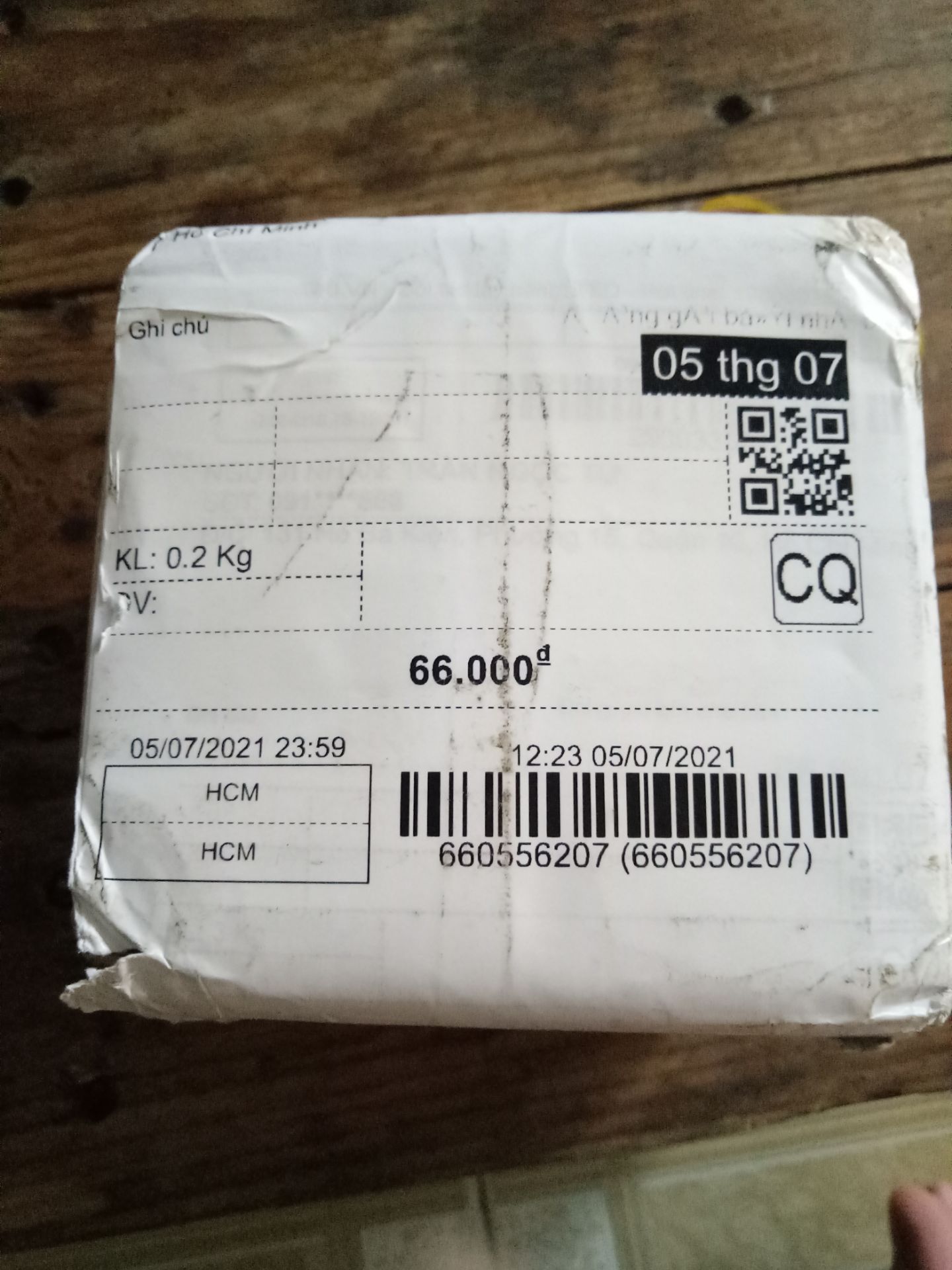 lần đầu tiên mở họp hàng ra cảm giác như bị ***, thứ 3 shipper giao hàng mình lu bu nhờ bạn nhận dùm, kết quả mở ra bình xịt thành 3 họp pate, rồi sáng thứ 7 này mới có giao nhận đến nhận lại họp hàng. kết quả ko biết khi nào mới nhận lại đc cái bình xịt. Chủ shop giao nhầm mình ko trách, nhưng mà rất tốn thời gian