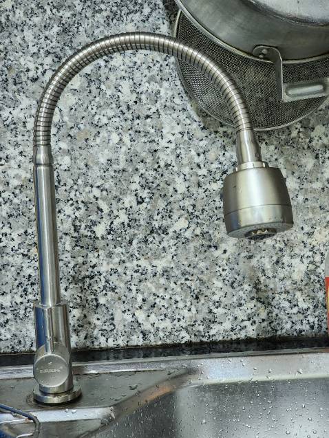 Vòi đúng như hình công bố, chắc chắn và đang đùng tốt. Hài lòng trong tầm giá, về lâu dài thì chưa biết được.