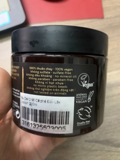 Sản phẩm việt nam chất lượng cao, thành phần chính là cà phê và bơ nên sau khi sử dụng da rất mịn và thơm cà phê.
Giá cả mềm và thời hạn sử dụng đến năm 2025 nên có thể mua nhiều và sử dụng lâu được.
Tiki ship rất nhanh.
Vote cho sp việt nhé để ngày càng có nhiều brand chất lượng tương tự được phát triển trong nước.