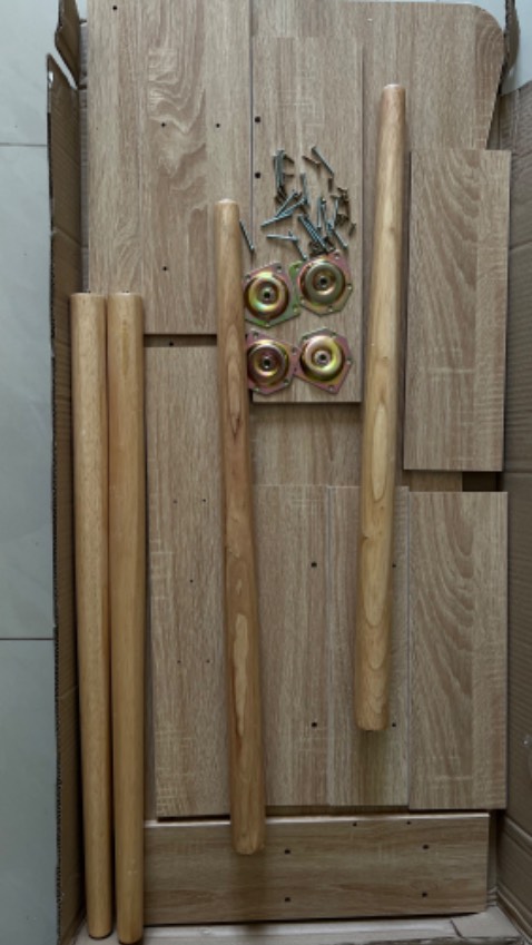 không hướng dẫn lắp đặt, hỏi thì shop kêu lên youtube tự tìn kiếm. Hàng thì đẹp nhưng ốc vít cho kiểu cho có để lắp