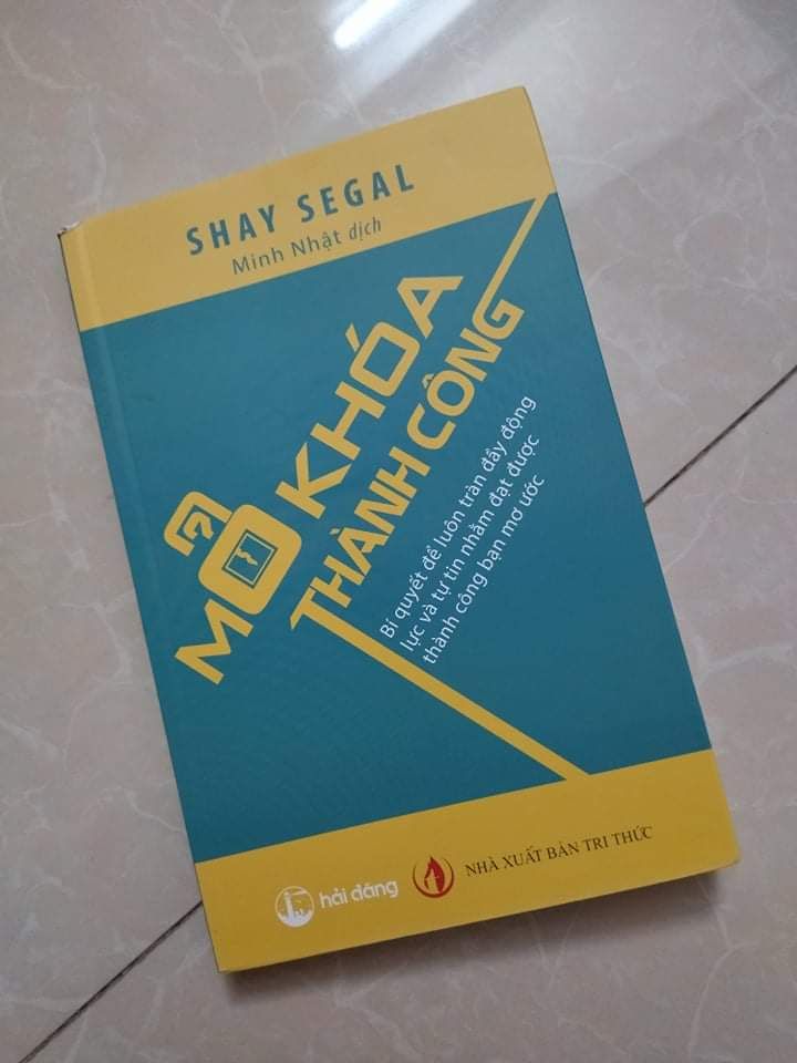 hài lòng sách được bọc vô cùng cẩn thận, giao hàng thì siêu nhanh.