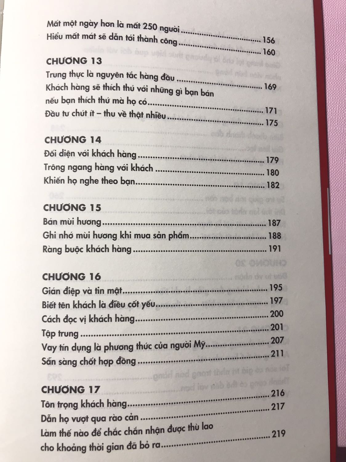 sách rất hay ! đi thẳng vào vấn đề nêu ra những phương pháp mà tác giả đã dùng . mình nghĩ tất cả sales ở mọi nghành nghề đều có thể tham khảo và áp dụng . 
cám ơn tiki đã luôn mang đến những sản phẩm chất lượng .