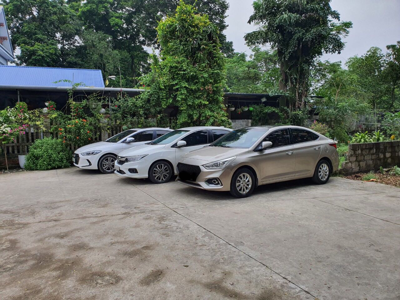 Lần đầu mua hàng thời trang trên tiki. 
Cảm nhận: THẤT VỌNG
Nguyên nhân: Sai màu, sai size ( mua size 31,  thực tế phải 34,35).
Gọi hỏi tổng đài để đổi trả thì chờ mất hút.
Kết: nghĩ ngay tới bố vk bụng to may quá mặc vừa, tặng luôn
Các bạn đừng nên mua hàng thời trang qua mạng để tự chút bực mình cho bản thân.