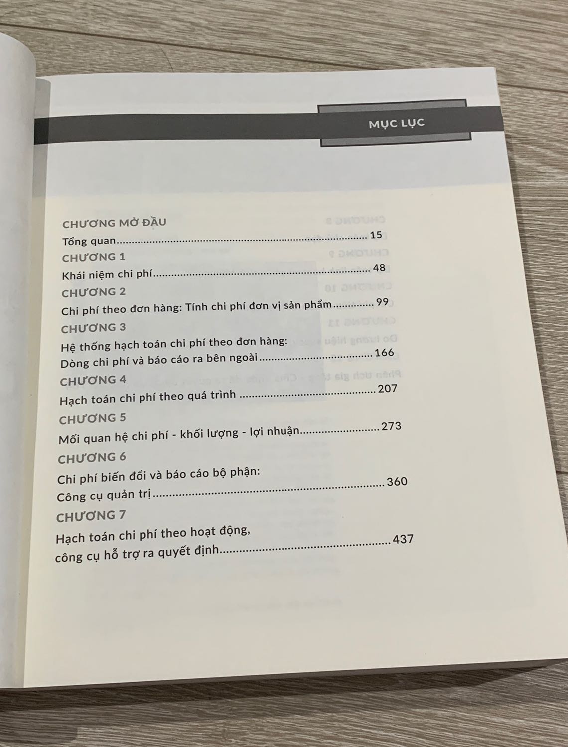 Sách dày và nặng, giấy in đẹp và rõ chữ. Nội dung sách hay, trình bày rõ rảng các nội dung, bảng biểu, ví dụ thực tế, học môn kế toán quản trị sẽ cần quyển sách này.
