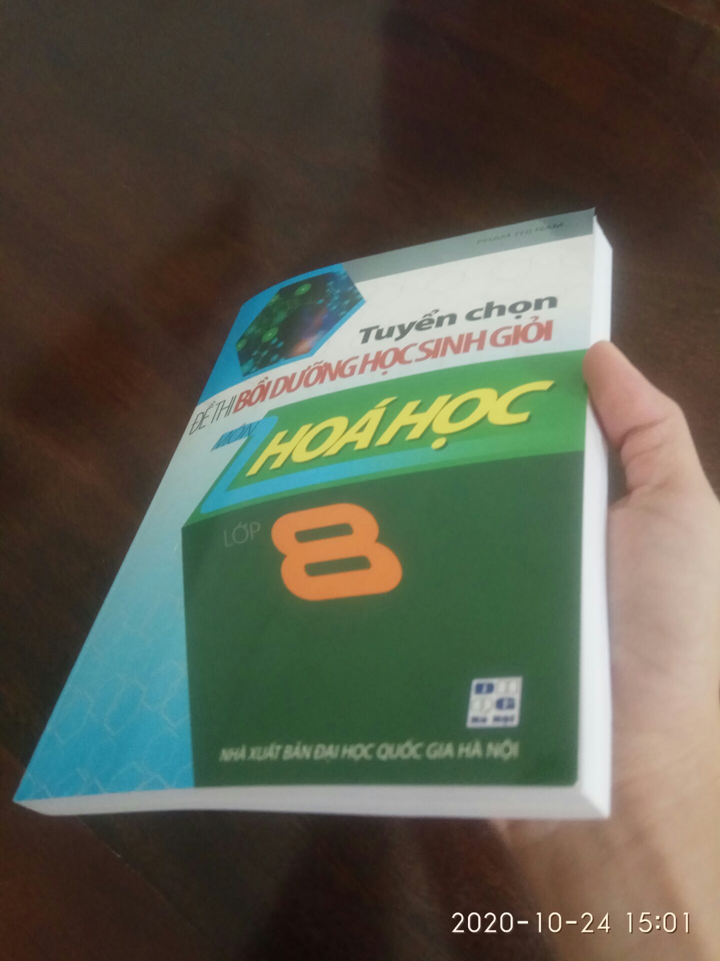 Ấn tượng của mình là đơn hàng giao nhanh hơn dự kiến, sách mới tinh và rất hay