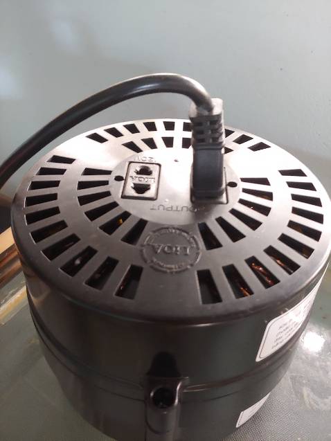 Đóng hộp chắc chắn, sản phẩm có thương hiệu. Sử dụng với thiết bị 1600w hoạt động ổn định không nóng nhiều. Nhược điểm cồng kềnh.