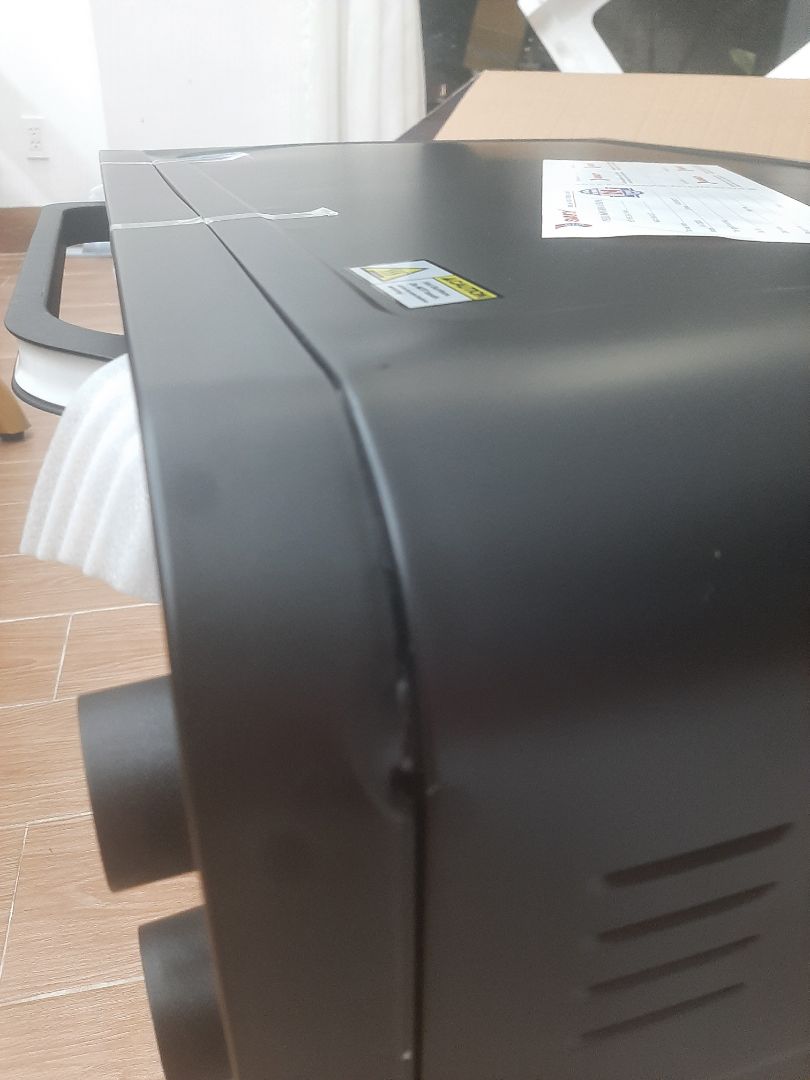 lò nướng bị móp mặc dù đóng gói khá kỹ