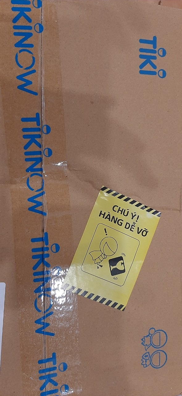 Em tinh dầu nhỏ xinh. Mùi bạc hà của Kobi rất dễ chịu. Cho vào máy phun sương phun ra mùi hương thơm nhẹ. bao bì rất chuyên nghiệp, đóng gói cẩn thận, giao hàng siêu tốc. Tuyệt