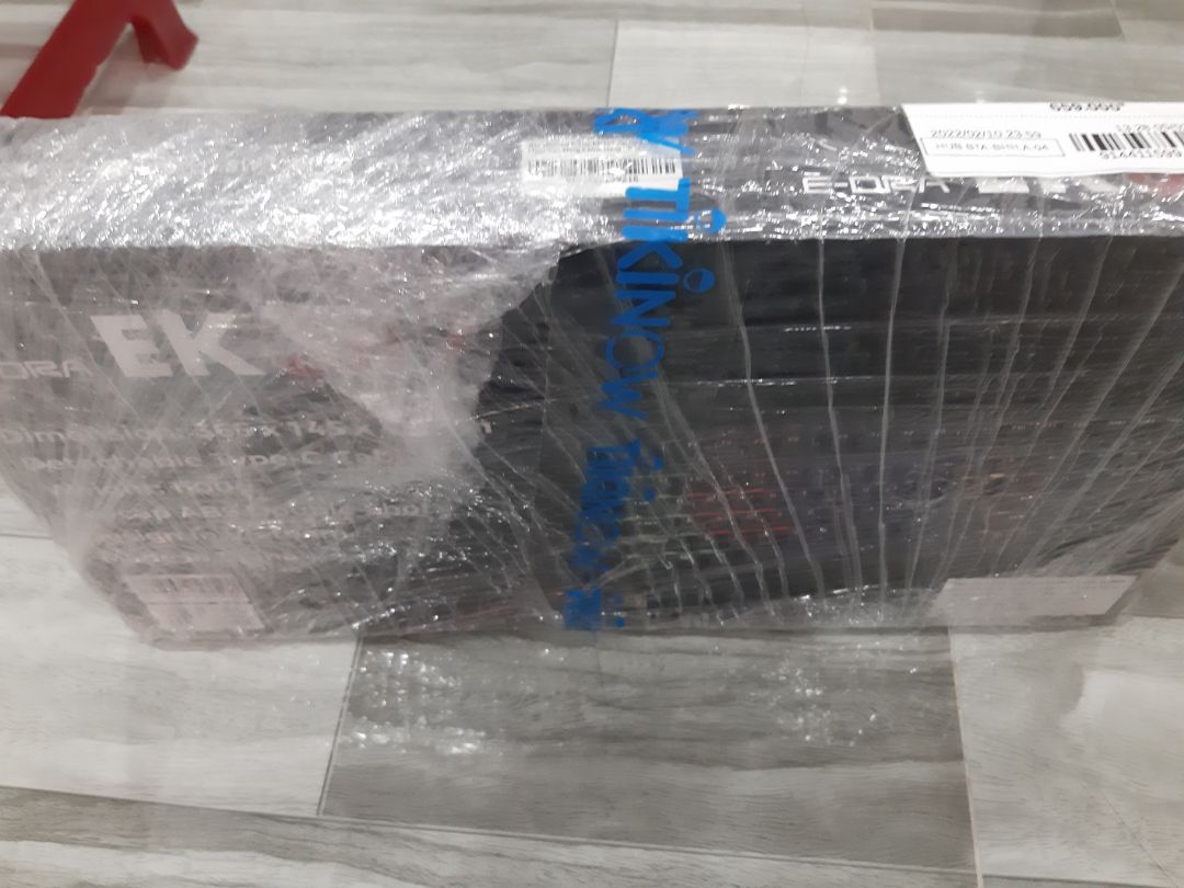 Hàng về nhanh, gói hàng kỹ lượng. Khi gỡ hộ ra thì rất vừa ý. Hàng cầm chắc tay, lực nhấn êm..không cần quá mạnh vẫn có thể được. Cuối cùng cũng đã có một bàn phím vừa ý. Thật sự rất là ưng ý. Chúc shop có thêm nhiều mối nữa nhé.