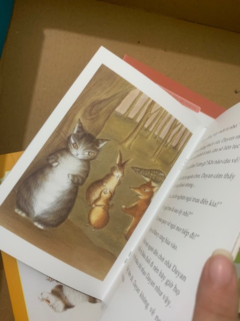 Sách đẹp. Màu sắc rõ nét. Chất liệu giấy cũng đảm bảo. Sẽ ủng hộ shop dài dài