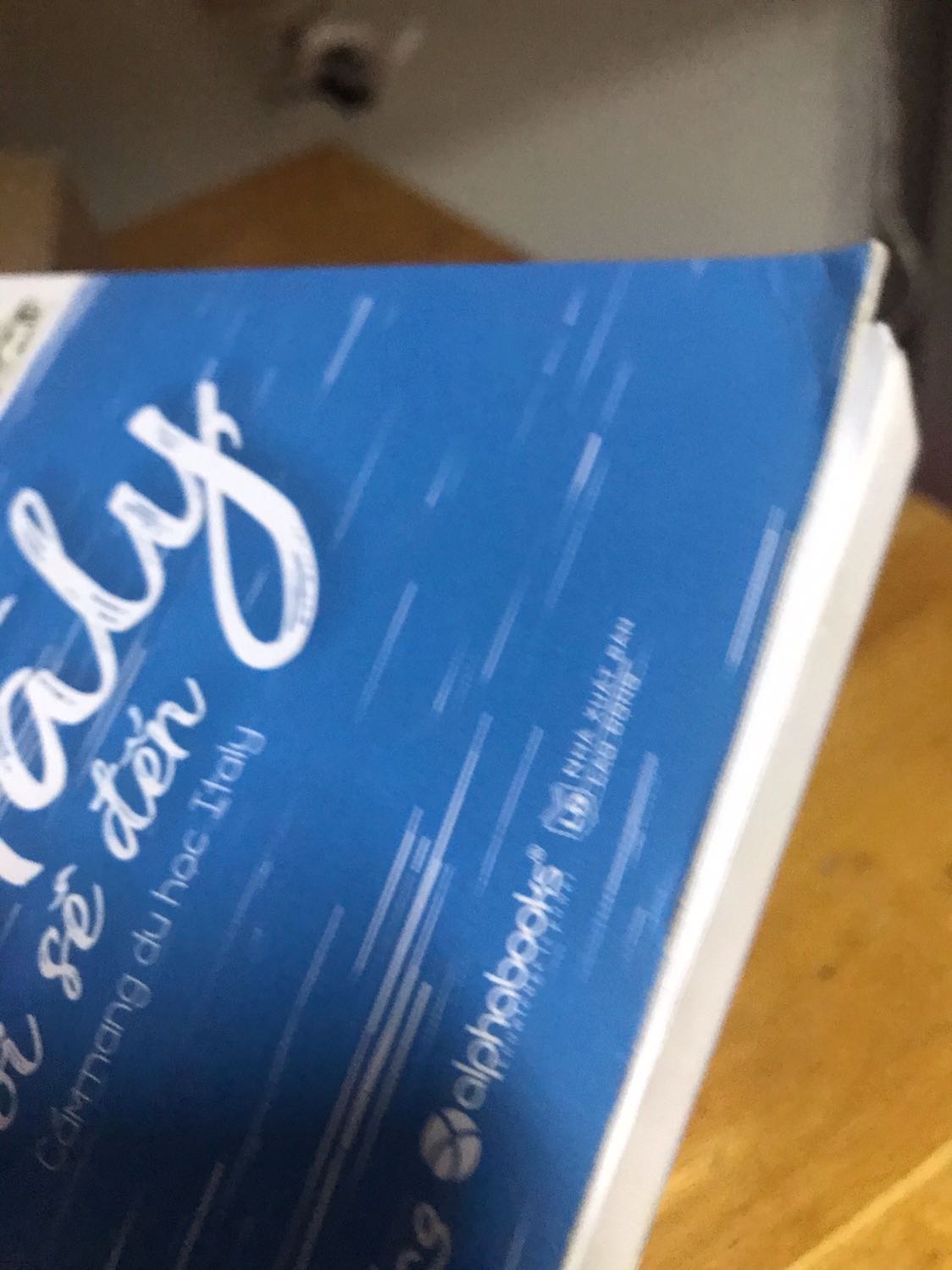 Nội dung cuốn sách hay, đọc rất lôi cuốn. Mình chỉ mởi đọc nửa đầu cuốn sách thôi, phần sau thì mình chưa rõ. Tác giả kể về hành trình và các bước ngoặt của mình trong đời.Nhưng lần này mình thất vọng về tiki m. Giao sách ko còn mới, như sách đã dùng lại của người khác. Nói thật chứ sách mình mua, đọc cong rồi chắc còn mới và đẹp hơn cuốn này.