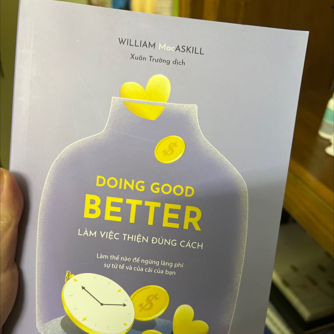 Mình đã đọc xong cuốn này và tư duy của mình thay đổi hẳn về vấn đề làm việc thiện luôn ấy!