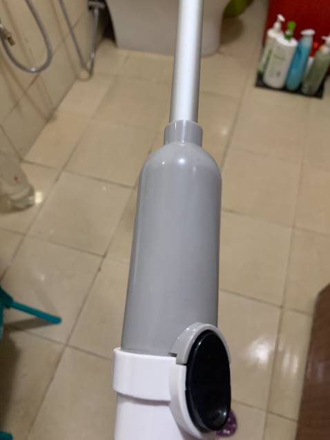 Hàng chuẩn hãng, giá rẻ hơn các shop khác tầm hơn 50k. Hỏi shop sao rẻ vậy thì b ấy trả lời do đặt hàng số lượng lớn nên giá tốt. Mình nhận hàng cái ưng luôn. Khớp nối lắp dễ dàng. Cũng dễ thao tác do ko nặng lắm. Đã đặt thêm 1 bộ cho bố mẹ đỡ cúi đau lưng