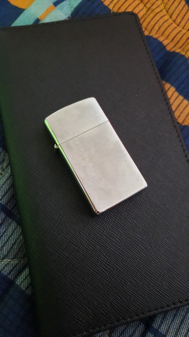 Rất hài lòng!!! Bật lửa nhỏ gọn. Nhưng nếu bạn nào quan tâm về tiếng thì sẽ không được như mong đợi. Vì loại này nhỏ nên tiếng sẽ không thanh và vang bằng loại lớn. Nó chỉ có 1 ưu điểm là nhỏ gọn.