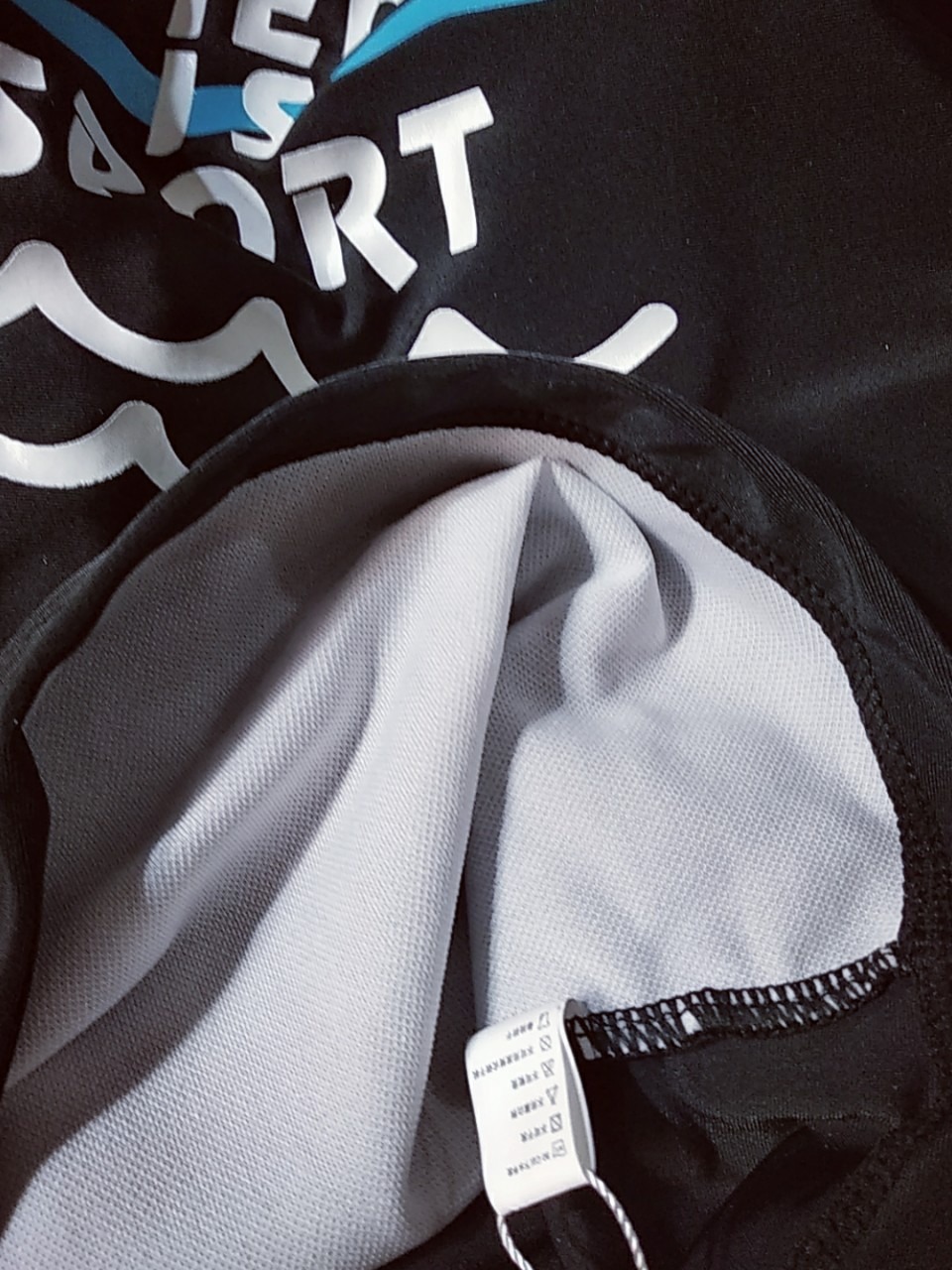 Giá tốt, vải đẹp co giãn mịn, một sản phẩm tốt của TIKI    .