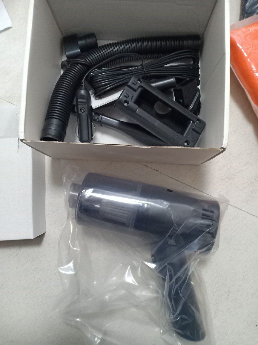 Sản phẩm đẹp, gọn, vừa cầm tay, nhìn ưng lắm. Lực hút mạnh nhưng rất êm tay, tuyệt vời, cho shop 5* vì đóng gói rất kĩ. Tiki giao hàng siêu nhanh.