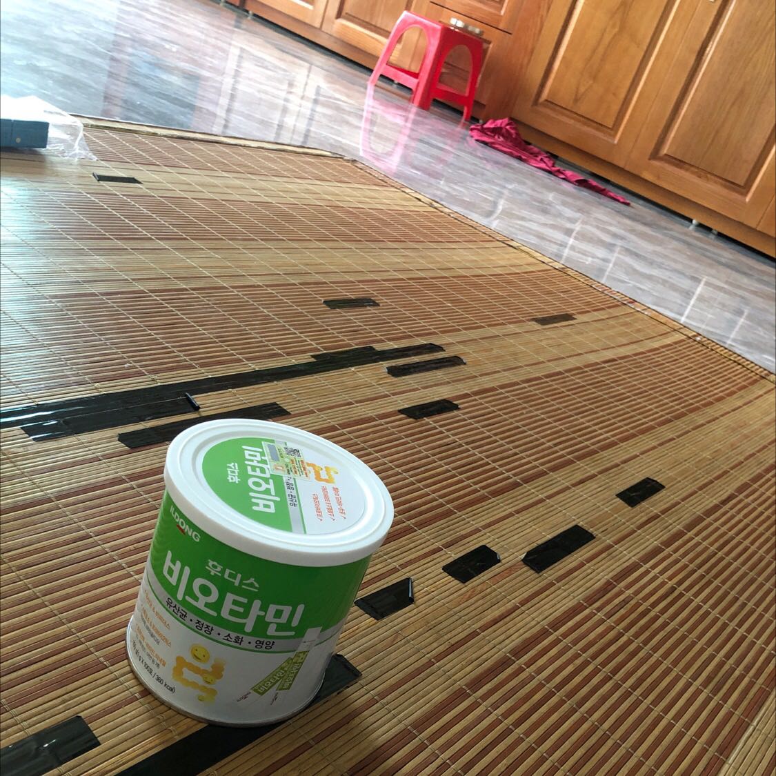 Co tem xac thuc. check ko phải hàng nhập khẩu. Mong là hàng chuẩn để sử dubgj cho bé Co tem xac thuc. check ko phải hàng nhập khẩu. Mong là hàng chuẩn để sử dubgj cho bé
