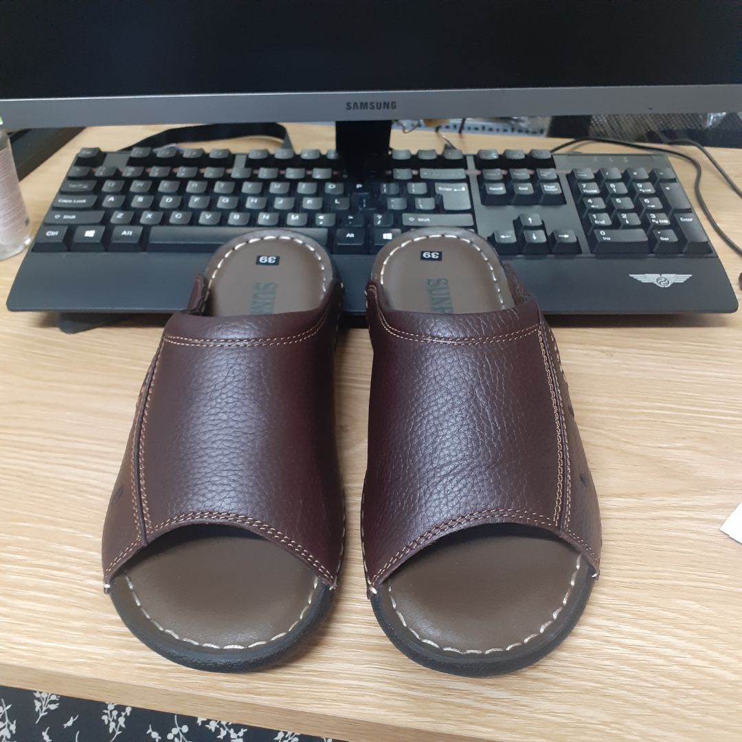 Dép chất lượng, giao đúng mẫu, có thể tin tưởng mua hàng!