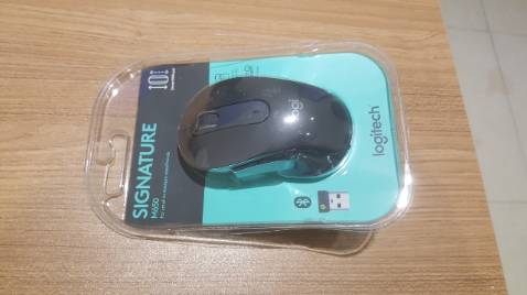 Lâu nay tôi hay dùng các loại chuột không dây của Logitech, vừa rồi để quên mất chuột M590 nên mua M650 dùng. Chuột nhỏ nhắn vừa tay tầm trung, nhạy, chính xác & rất êm không có tiếng ồn click. Bao bì đóng gói hàng thì hơi xấu, chắc là do Shop IT CHÍNH HÃNG tự đóng gói 🤣🤣🤣