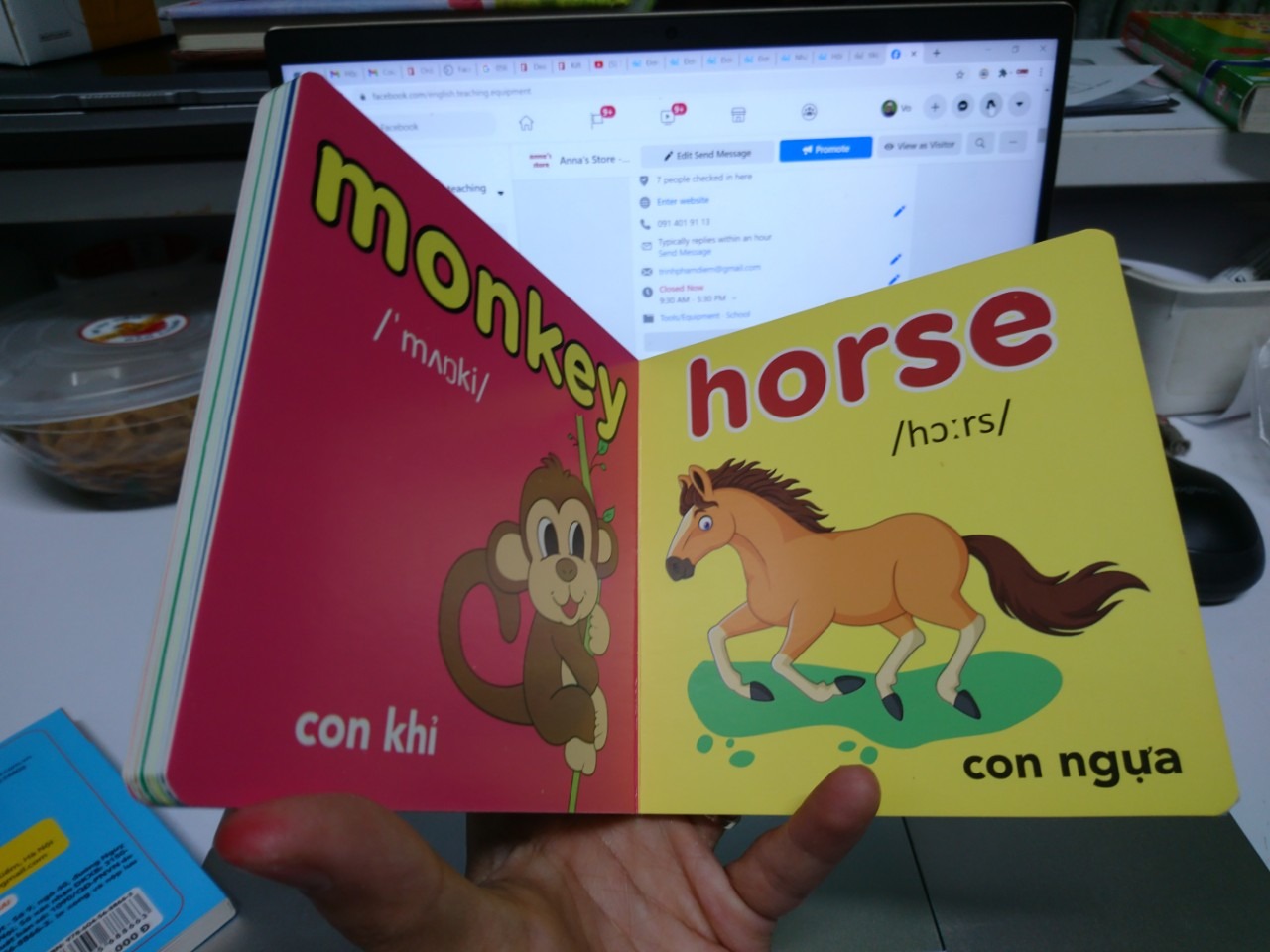 Bộ 8 quyển có hộp đựng gọn gàng, tiện lợi. Sách trang dày, cứng cáp, hình ảnh đẹp rõ ràng. Có quyển Animal bị trùng 2 trang hình lặp lại.