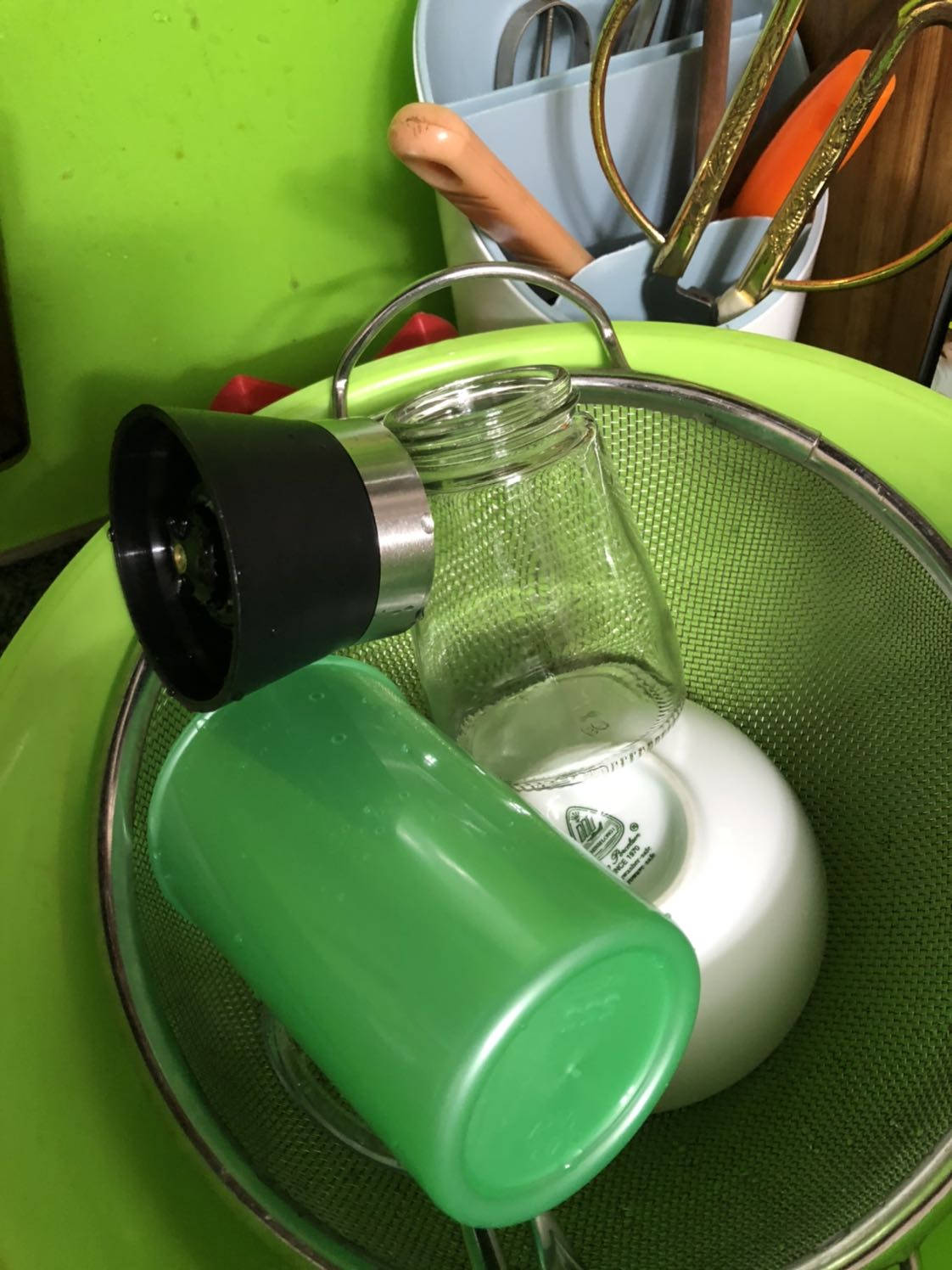 Lọ xay tiêu Thủy tinh cao cấp cũng thấy ok, nhưng hơi to quá....