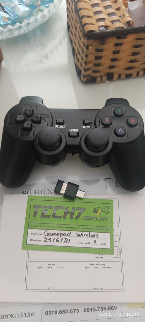 hiện tại đã và đang su dung sp cảm thấy rất hài lòng chỉ có điều đang chơi lại mất kết nối với bluetooth rất mong shop xem và khắc phục lại để cải thiện sp hơn. kèm theo 1 phiếu bảo hành 3 tháng của cty sản xuất 
cách sử dụng dễ dàng ko phức tạp như các ace đã bluận. sp tin cậy!