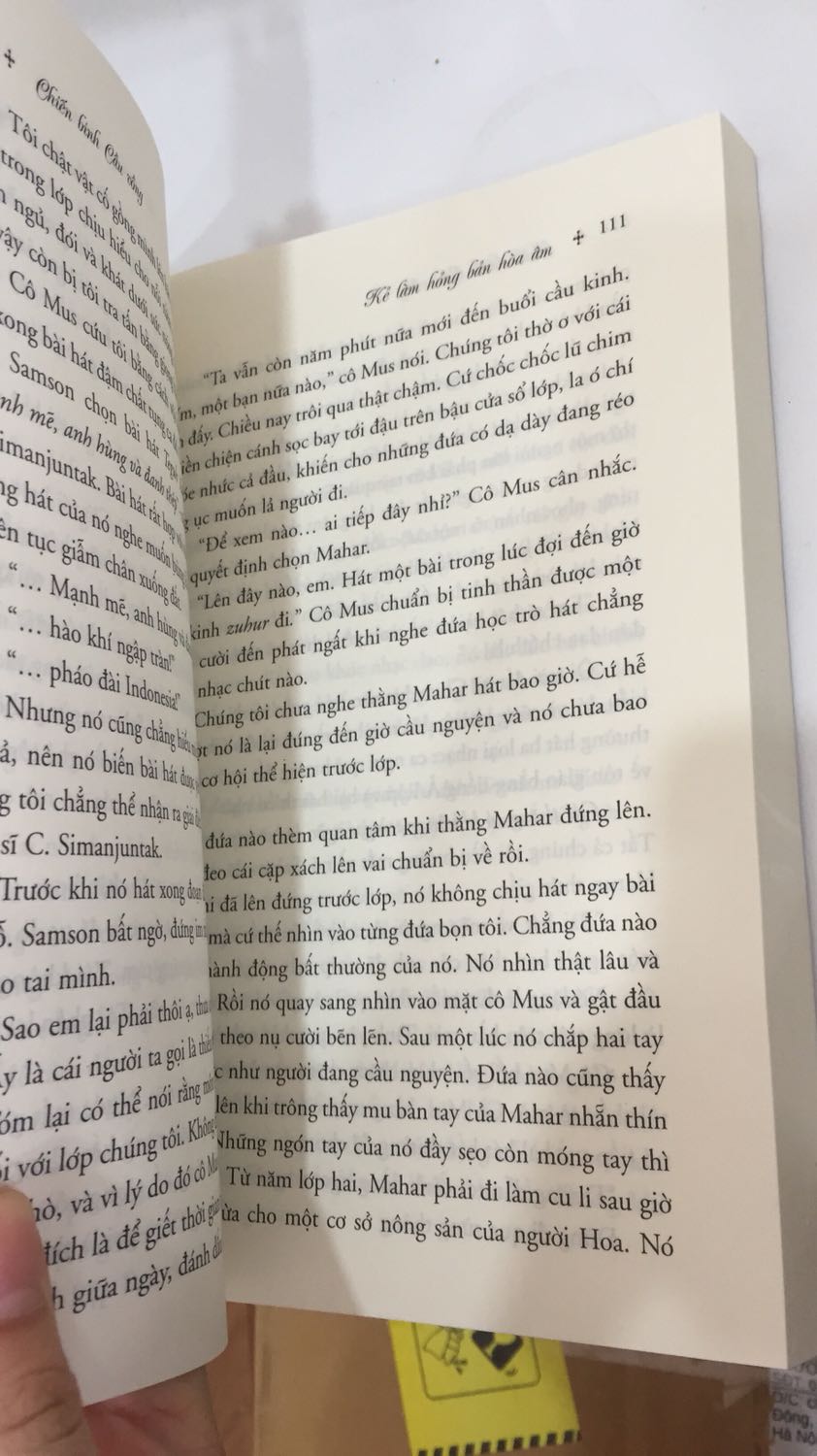 Giao hàng nhanh cực kì hôm trước hôm sau đã có luôn dù mình chọn gói giao hàng vào 4 hôm sau nữa. Sách mới tinh thậm chí còn chưa tháo lớp bọc kính. Mình chỉ biết nhận xét về dịch vụ giao hàng và chất lượng sách tiki đem lại thôi, còn về nội dung mình chưa đọc xong. Sẽ ủng hộ tiki dài dài!!!!