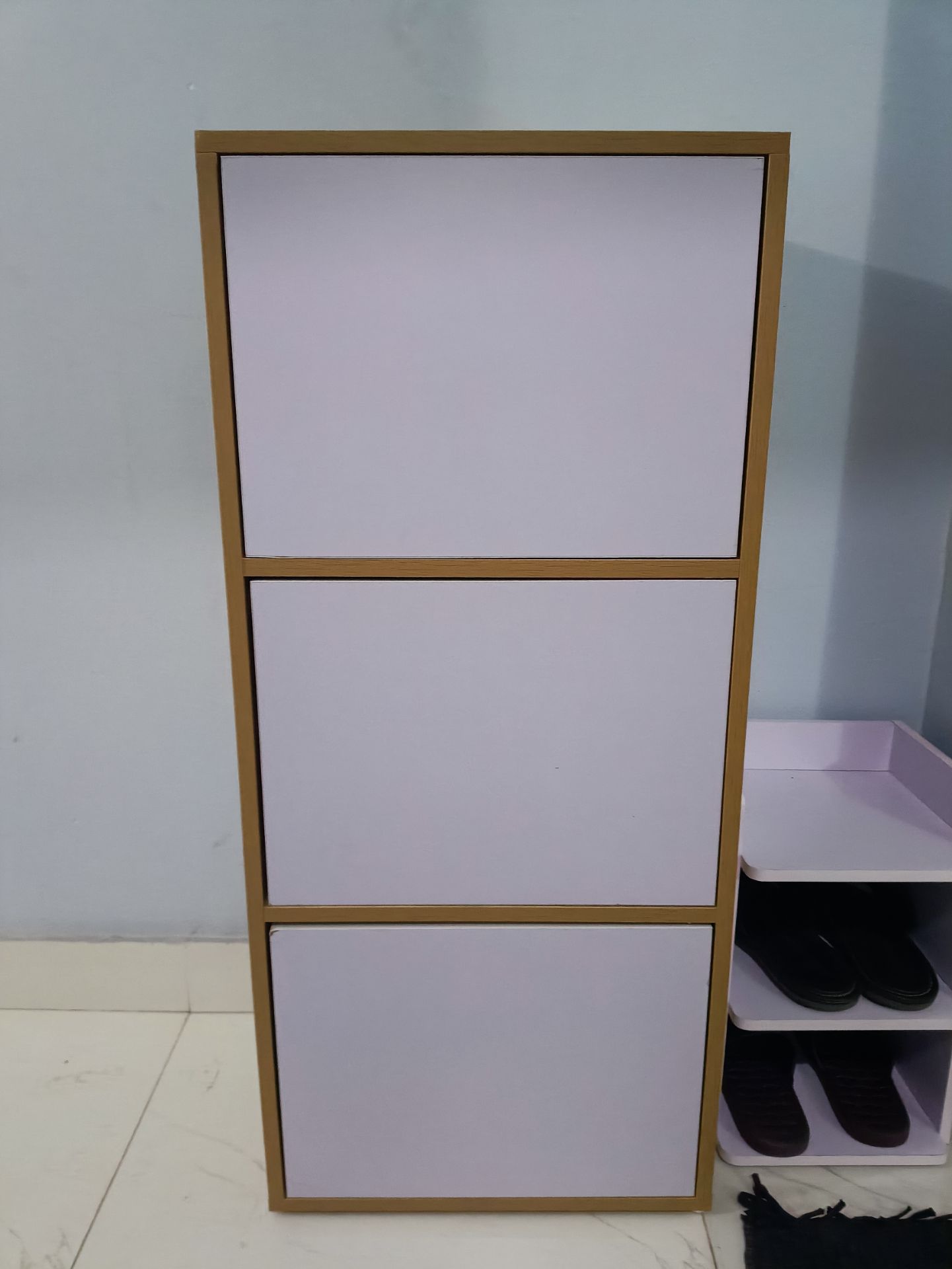 tủ đẹp,tuy là hàng lắp ráp nhưng vẫn đủ cứng cáp.Shop tận tình hỏi thăm,cũng như thông báo đơn hàng đang đi đến đâu cho KH nắm thoongntin,mình rất ưng...chúc shop hồng phát nha ^^