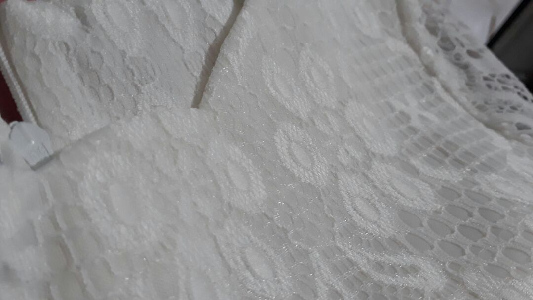 giao hàng nhanh, đóng gói tốt. đúng sz, như mẫu, vải đẹp, may đẹp. m cao m5, 40kg dài vừa người nhưng eo rộng. đợi khi thu eo lại mình chụp phản hồi tiếp. sẽ ủng hộ nhà cung cấp này. các b mua đi yên tâm về chất