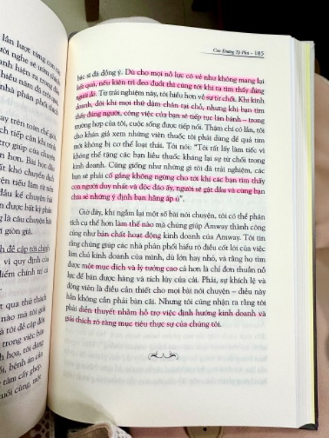 Sách hay, hiểu về kinh doanh đa cấp cũng như giá trị nó mang lại, cũng như con người có trái tim ấm áp để tạo ra cả đế chế Amway, và đóng góp của ông với Nước Mỹ