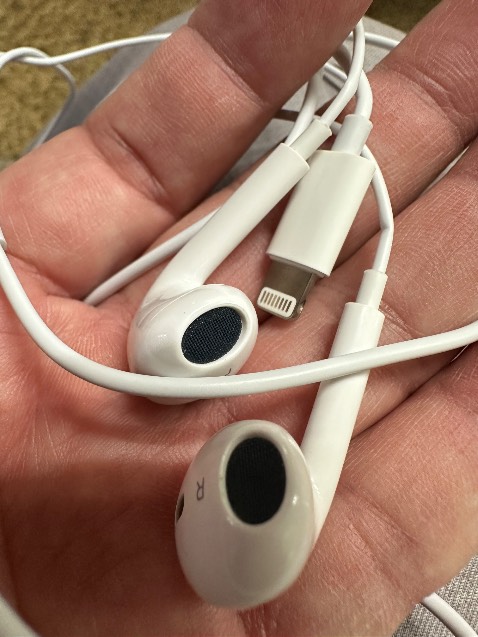 Giao nhầm rồi,không giống kiểu cao su chống đau 👂 tai,