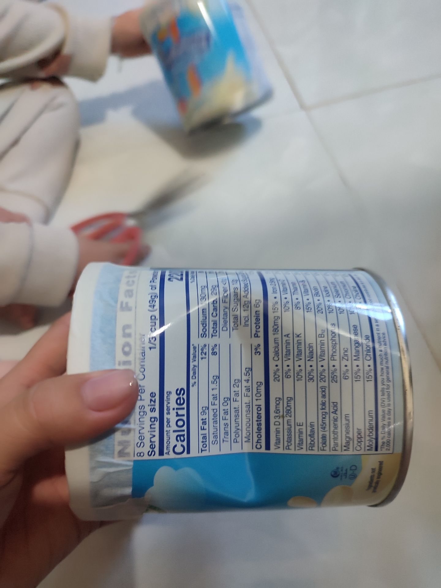 mua 4 hộp thì nhận được 2 hộp như thế này. Lúc trước mua k chuyển khoản thì đặt hôm trước hôm sau giao hàng k kịp chuẩn bị tiền. Đợt này chuyển tiền trước thì giao hàng vừa trễ mà nhận hàng thì móp méo như thế này. Chắc mình không dám mua nữa quá.