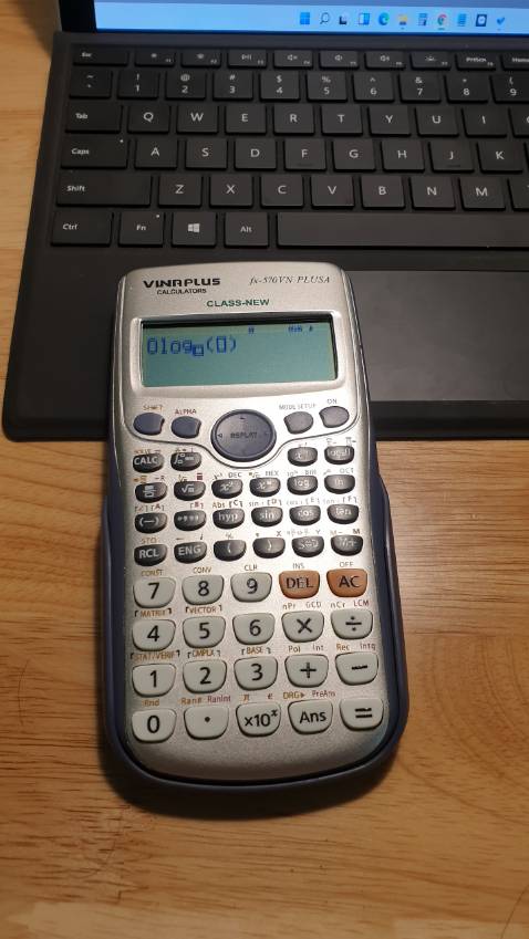 Hàng kém chất lượng, phím ấn cứng, chữ bị nhòe, dùng không thích như thời học THPT.