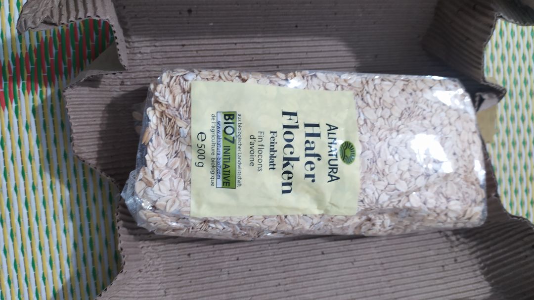 shop đóng gói hơi xơ xài, chất lượng sản phẩm tốt, hàng nhập khẩu từ Đức, có tem phụ Tiếng Việt của shop nhưng chữ quá nhỏ không đọc được.