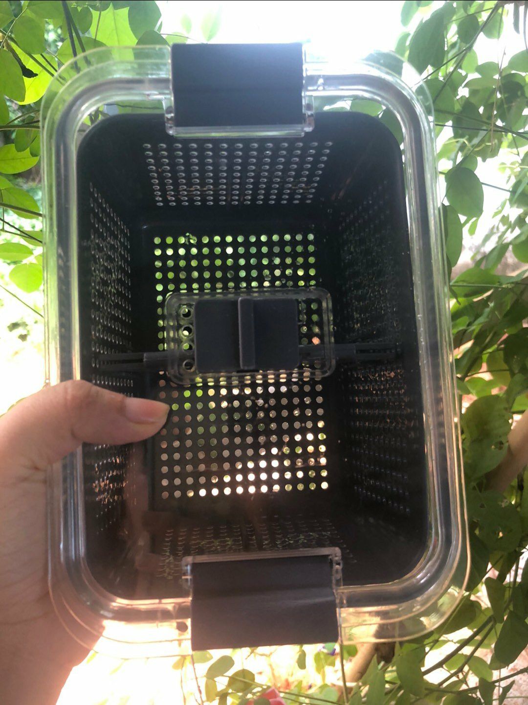 rất thích, và ưng ý, hộp cứng, trông rất bền, shop đóng kĩ k bị xước hay vỡ gì, 5 sao nhé