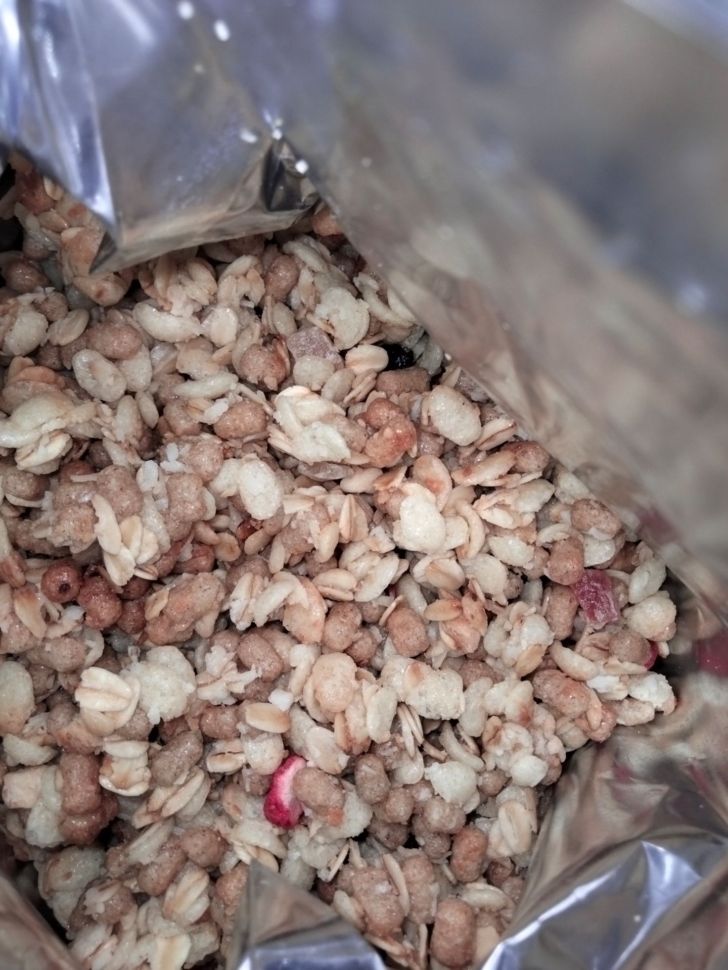 Ngũ giòn có trái cây nữa, ăn vs sữa chua k đuong vs mạt ong ngon lắm.