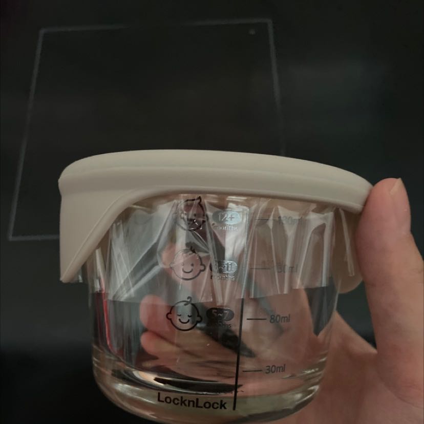 Hàng đóng gói rất cẩn thận. Hộp bìa đẹp. 3 hộp thuỷ tinh cũng cực xinh và nhìn xịn xò lắm.
Mình mua lại lần 2 giá còn rẻ hơn nhiều nữa. Nếu shop bán bên shop pi thì chắc chắn nhiều đơn lắm. Vì bên đó họ bán loại này đắt hơn shop nhiều. Shop giao hàng nhanh.  Chúc shop mua may bán đắt. Rất nên mua của shop nha mọi người.