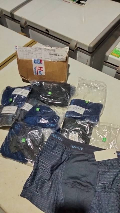 Đổi lại vẫn sai sản phẩm. 
Quá tệ 
Làm ăn như con c.